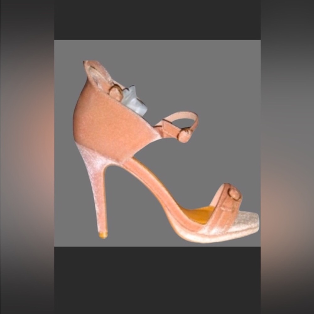 🆕Luxe "Sassy Blushing Peach" Classy Shoe